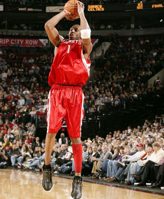 尼克斯完成17分大逆转，赛季至今主场15胜2负（尼克斯逆转17分劣势，本季主场战绩15胜2负）