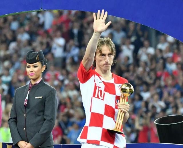 拉姆：基米希已证明能胜任中场和右后卫，8号位是他理想位置（拉姆：基米希能胜任中场与右后卫，最佳位置是8号位）