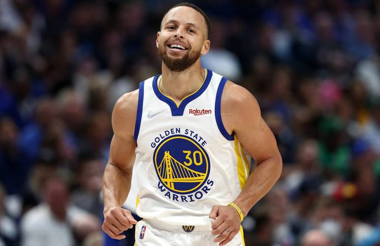 法尔克：凯恩与拜仁愿意续约至2028年，他愿意世界杯后再谈（法尔克：凯恩与拜仁倾向续约到2028，世界杯结束后再谈判）