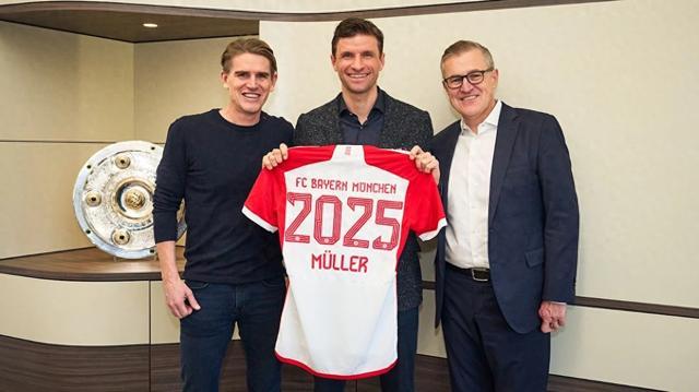 足球比赛中的关键时刻：一次关键的板球丢球与团队精神（足球赛场的关键瞬间：一次关键的板球丢球与团队精神的考验）