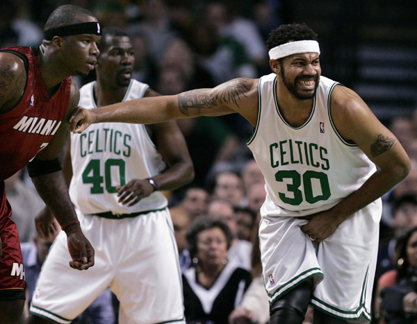 国家德比预演对攻战 皇马神锋或率队复仇巴萨（国家德比前哨战火力全开 皇马锋霸或领衔复仇巴萨）