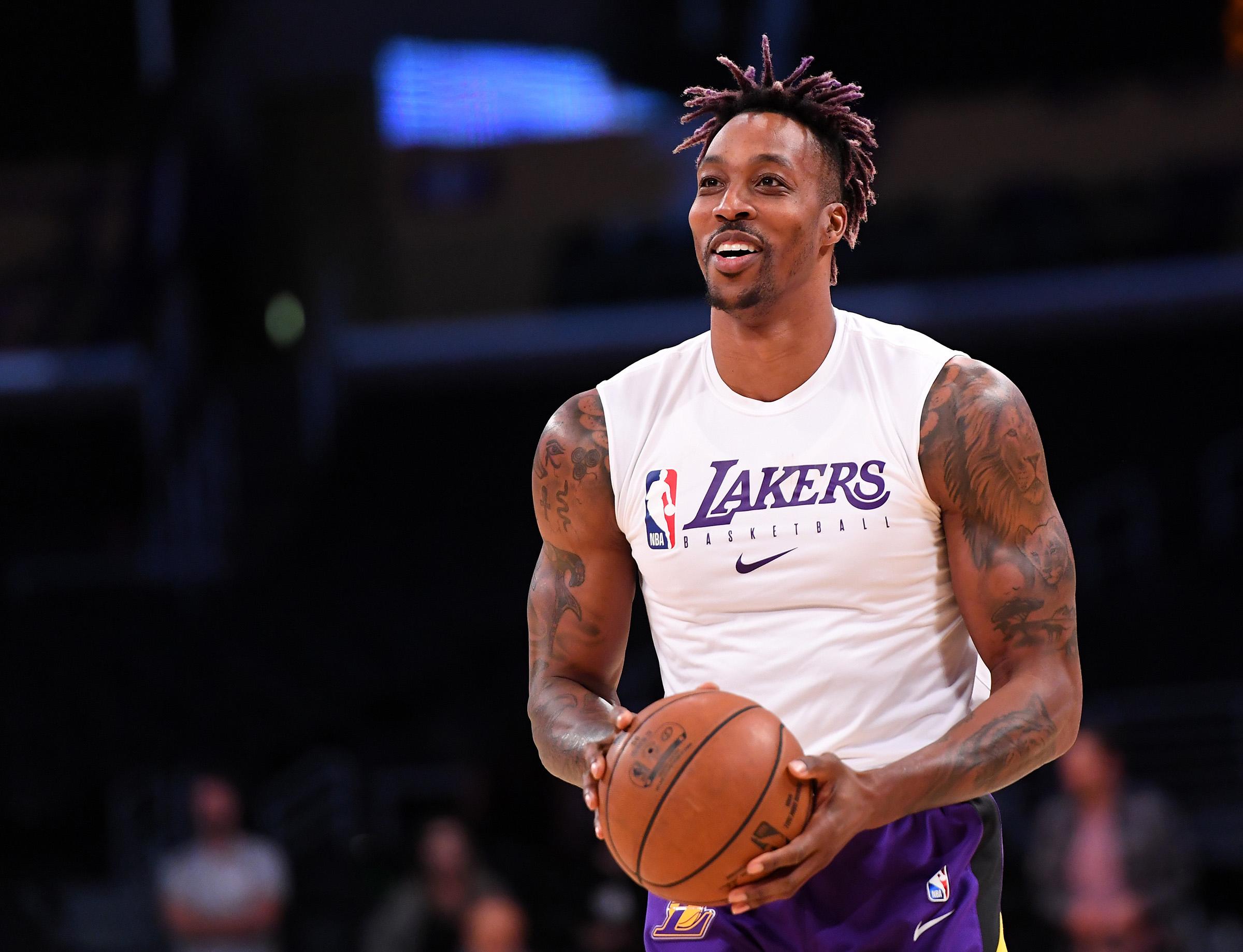 足球巴萨夏窗计划浮现，多名球员被列出售（巴萨夏窗计划出炉，多名球员将被挂牌出售）