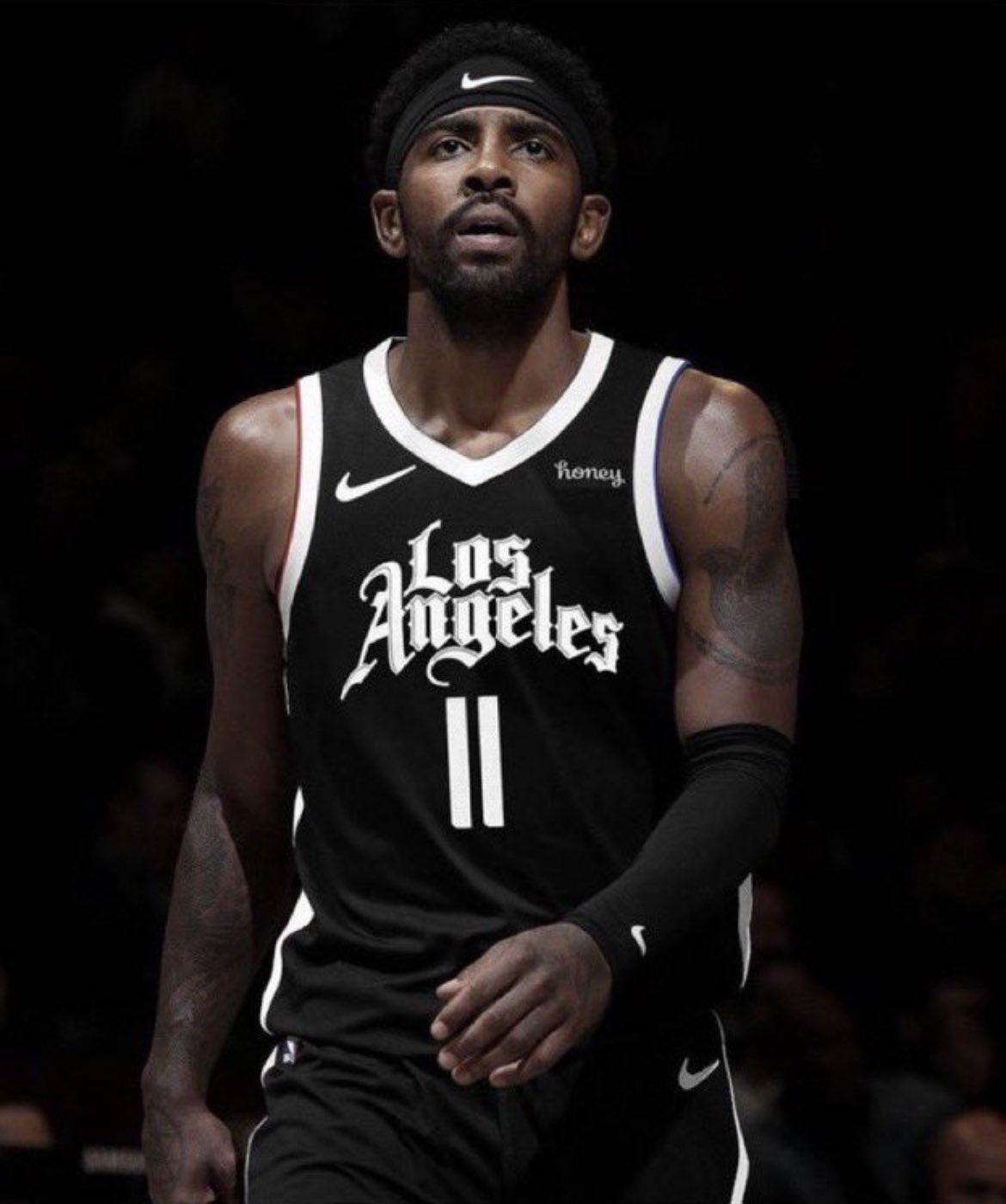 榜眼梦游11中1福克斯空砍25分，米切尔28+8，骑士送马刺交手6连败（榜眼手感低迷仅11投1中，福克斯25分难救主，米切尔28+8领军，骑士对马刺豪取交手6连胜）