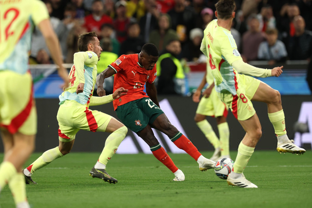 NBA：湖人加时险胜掘金 詹姆斯砍下38分（詹姆斯轰38分，湖人加时险胜掘金）