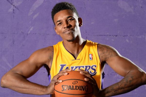 西媒：受流感+伤病影响，巴尔韦德恐无缘出战塞维利亚（西媒：受流感与伤病困扰，巴尔韦德或将缺席对阵塞维利亚之战）