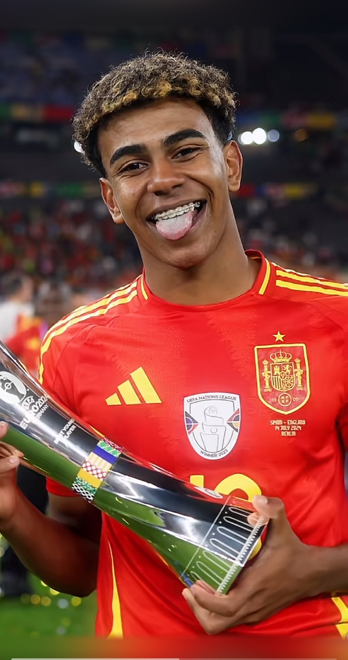 CBA史上最远的三分绝杀，就连深圳男篮队友都满脸震惊（CBA诞生史上最远三分绝杀，深圳队友当场惊呆）