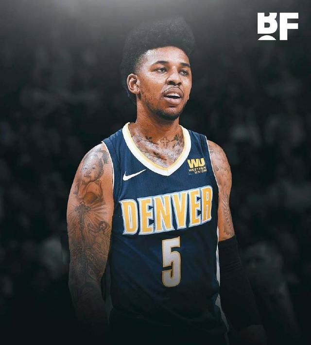 球队取胜后送亚泰降级，海牛球迷在退场时高喊“亚泰降级啦”（海牛取胜致亚泰降级，退场球迷齐声喊“亚泰降级啦”）