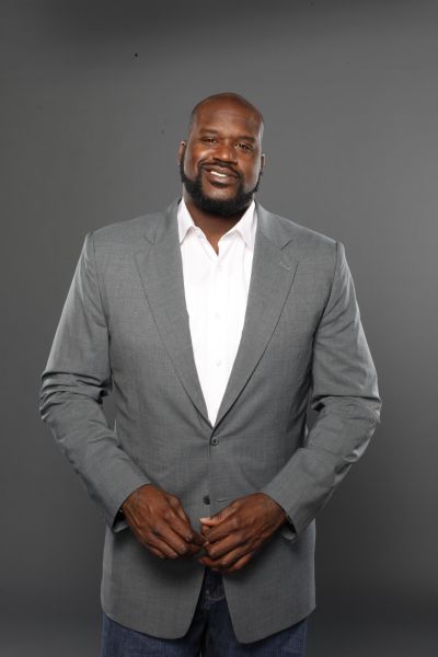 这些明星，两边死对头的球衣都有……（这些明星，把宿敌双方的球衣都集齐了）