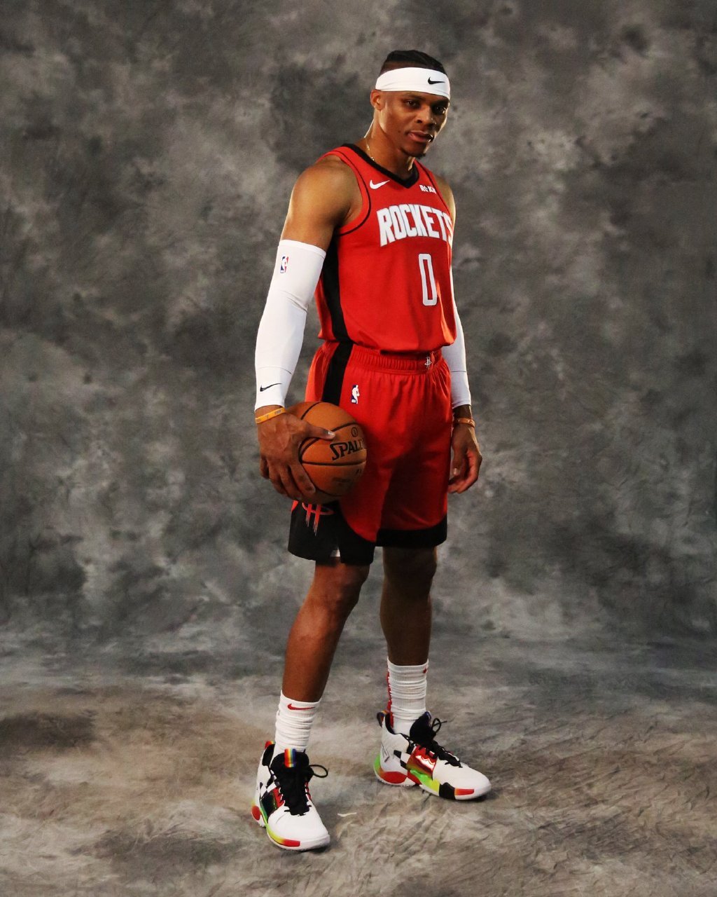 因伤退出国家队后，亚马尔目前已回到巴塞罗那（伤退国家队后，亚马尔已返回巴塞罗那）