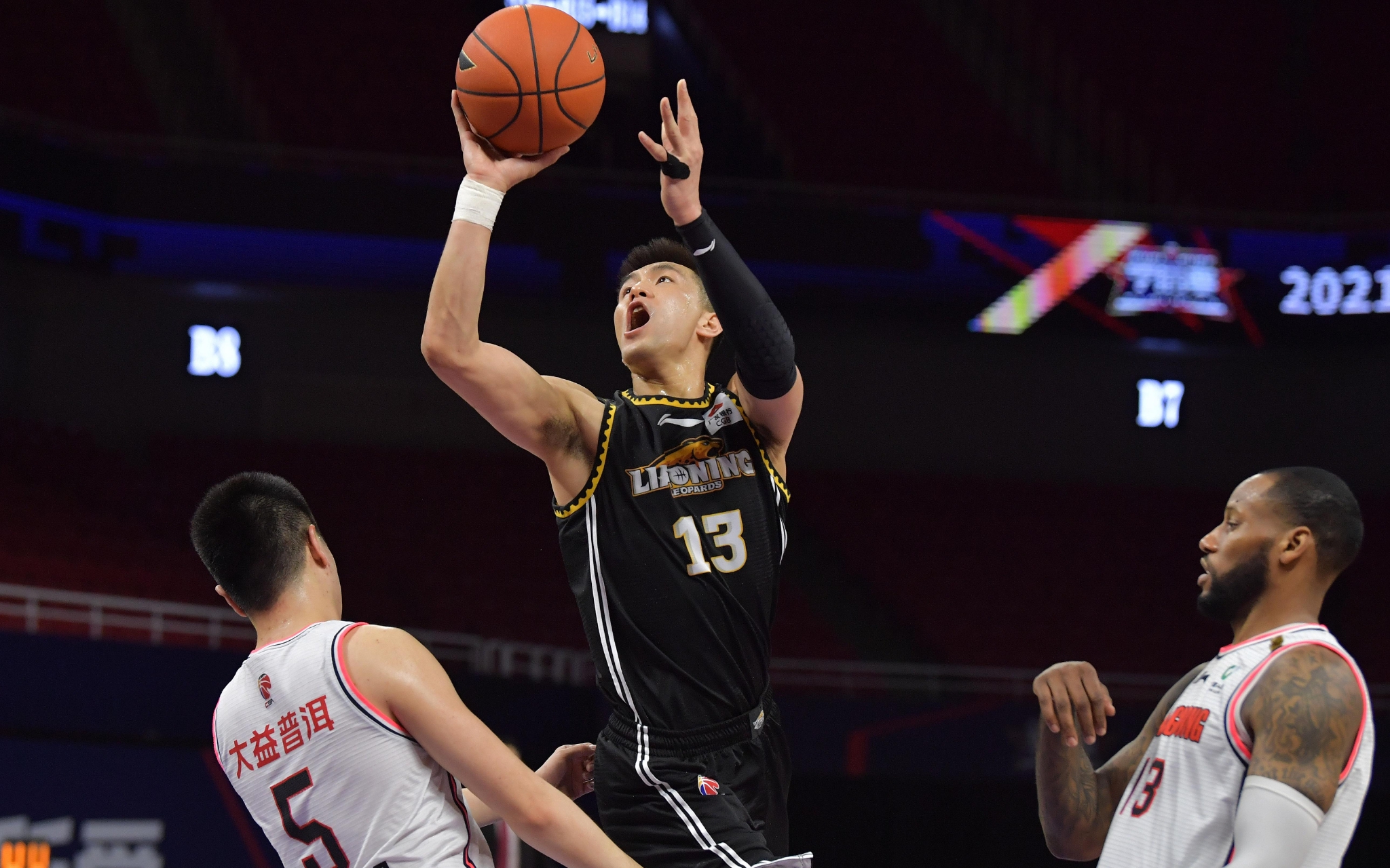 3-2伯恩茅斯，桑德兰队史首次英超联赛两球落后逆转取胜（桑德兰3-2逆转伯恩茅斯，队史英超首次两球落后翻盘取胜）