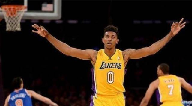 足球的残酷现实（残酷的足球真相）