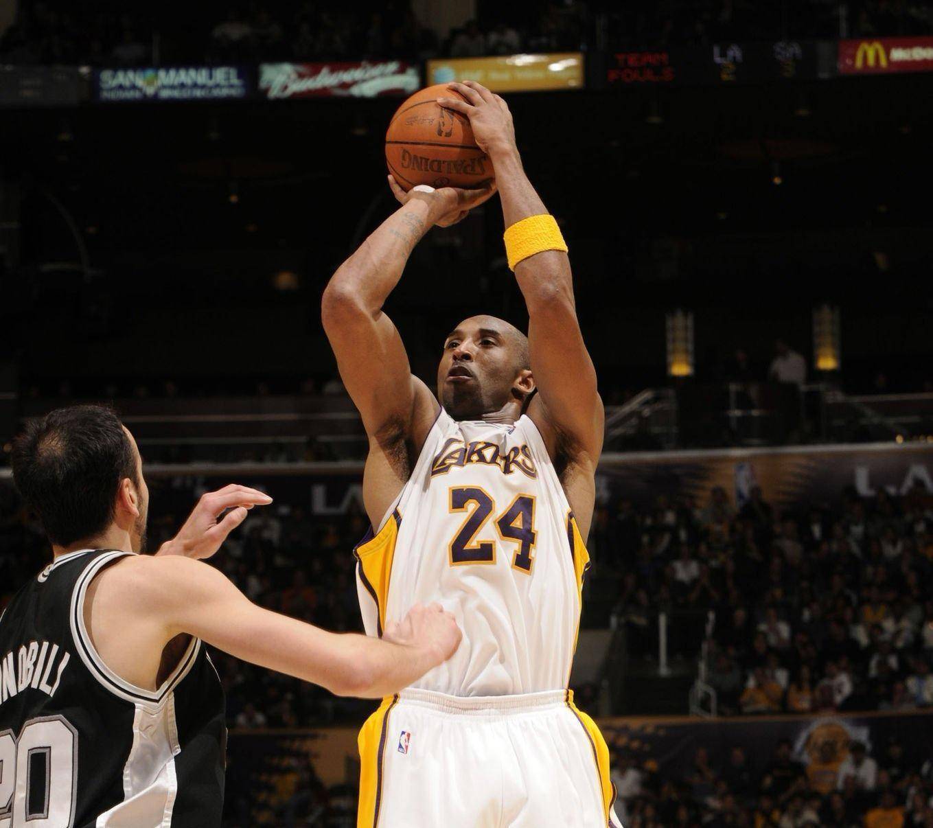 浙江稠州五人得分上双力克新疆，小组第一出线（浙江稠州五将上双击退新疆，锁定小组头名出线）