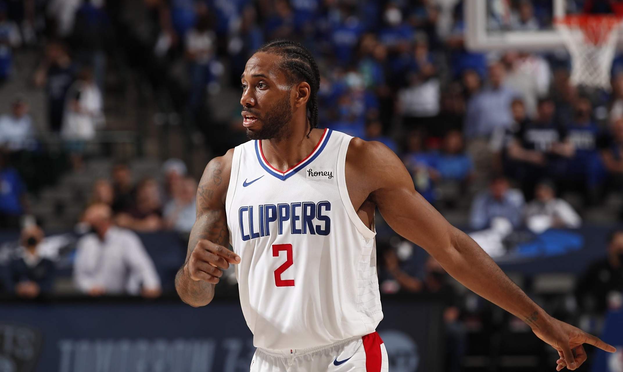 兰德尔半场10中5轰19+5，里德替补拿到14分（兰德尔半场10投5中轰19分5板，里德替补贡献14分）