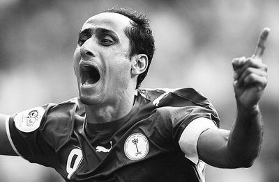 足球欧冠淘汰赛再次出现争议红牌（欧冠淘汰赛再现争议红牌）