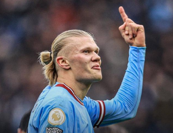 奎因成为鹈鹕队史第二位单节砍20分+5助攻的球员（奎因单节20分5助攻，成鹈鹕队史第二人）