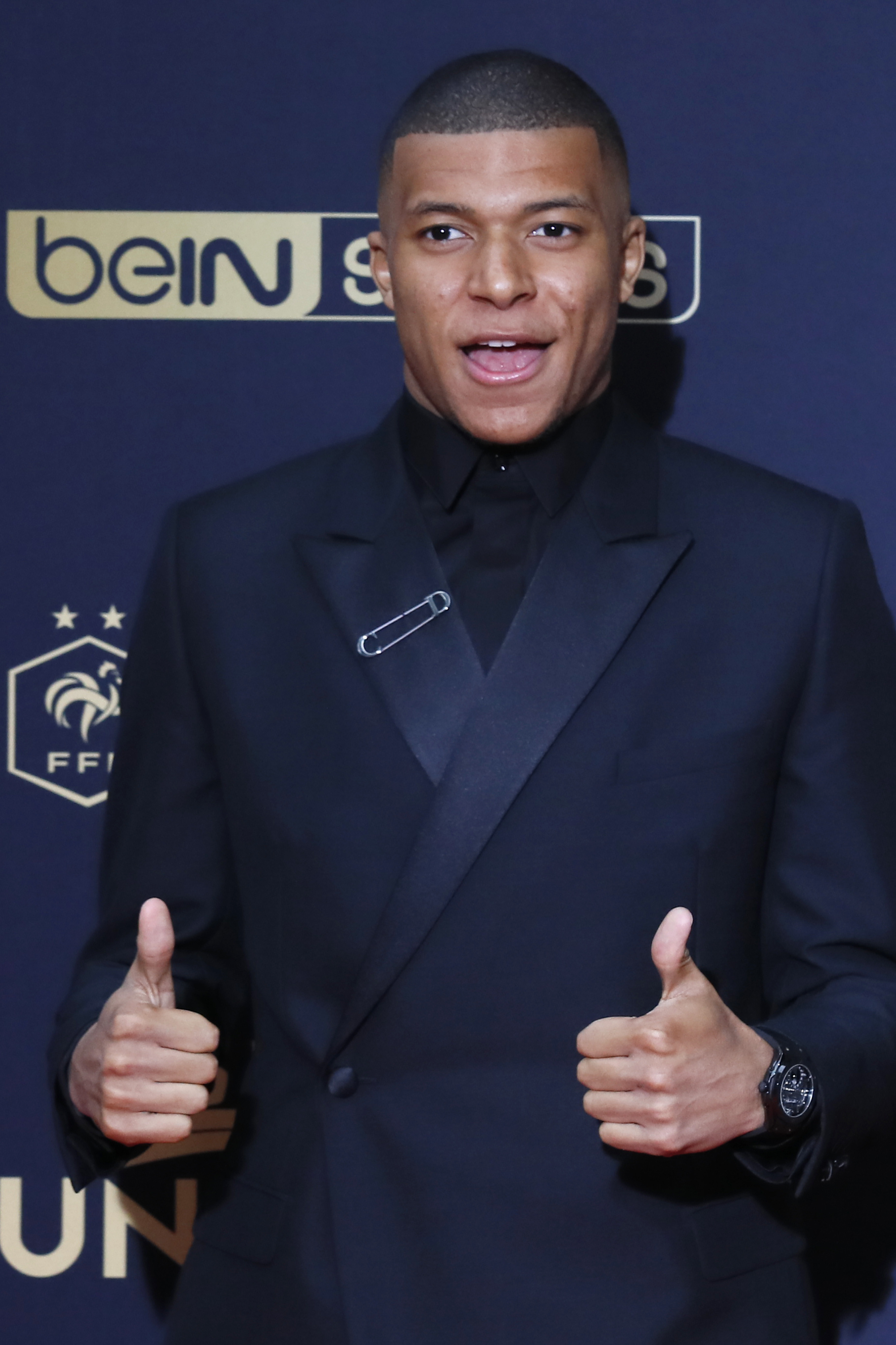 穆勒：下赛季我还会在温哥华白浪，我对这里非常满意（穆勒确认留队：下赛季仍效力温哥华白浪，对这里十分满意）