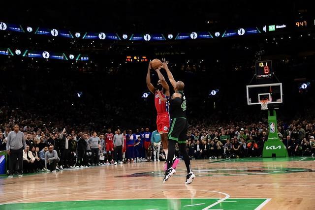 NBA战报：康宁汉姆29分8板10助，活塞129-116击败雄鹿（NBA速递：康宁汉姆轰29+8+10，活塞129-116力克雄鹿）