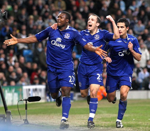 梅开二度，弗格森成为第3位代表意大利球队欧战进球的爱尔兰人（独中两元，弗格森跻身为意大利俱乐部在欧战破门的第三位爱尔兰球员）