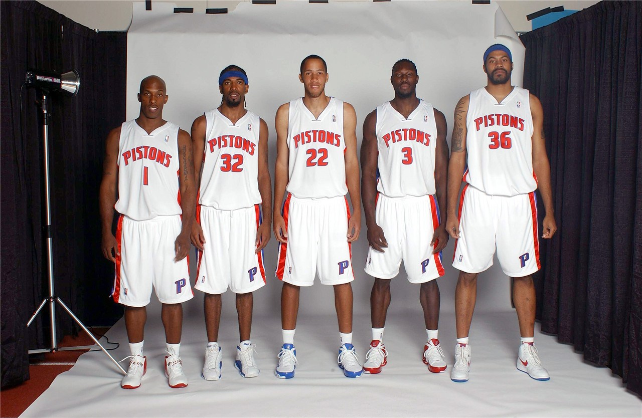 雷迪克鼓励队员享受圣诞假期，强调团结延续状态（雷迪克号召队员欢度圣诞假期，强调团结维持良好状态）